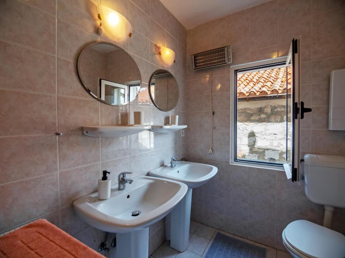 Luise - Four Towers Apartments Rab Town Bagian luar foto