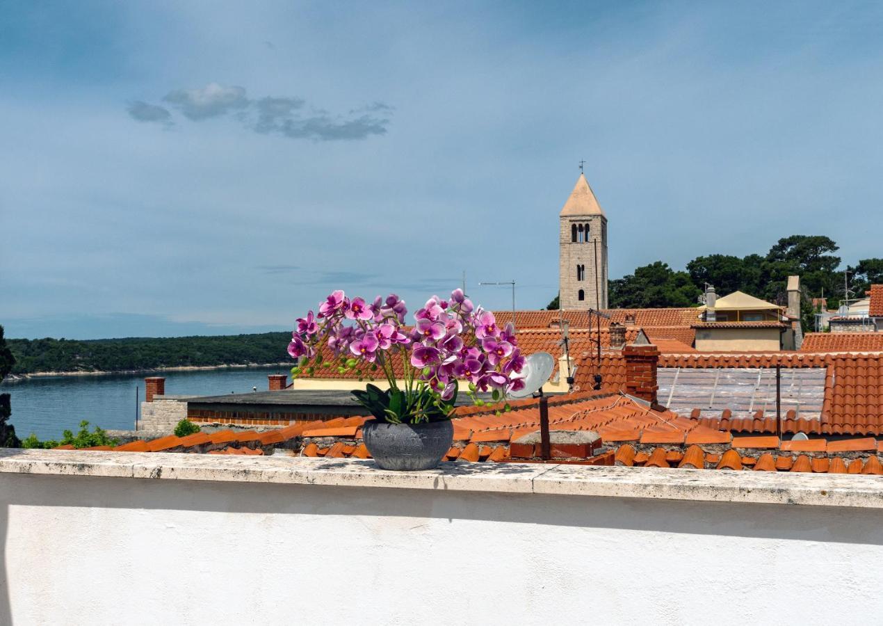 Luise - Four Towers Apartments Rab Town Bagian luar foto